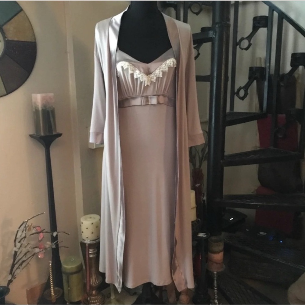 NWT Nightgown & Robe Set